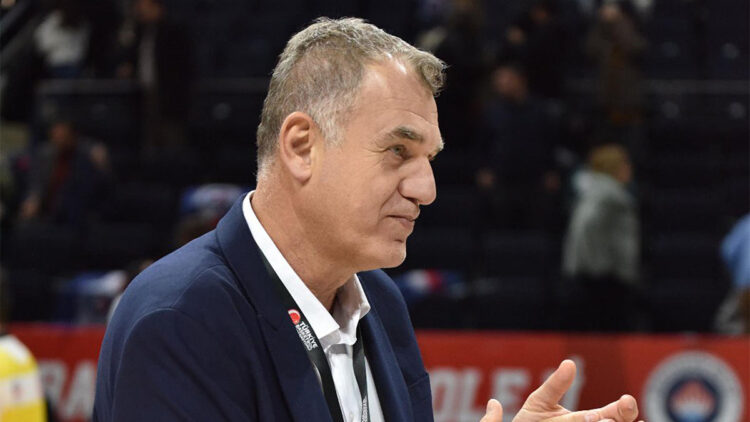 Karşıyaka Nihat Mala'yı kalmaya ikna etmeye çalışıyor