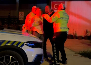 Kaza sonrası sürücüler arasında kavga çıktı