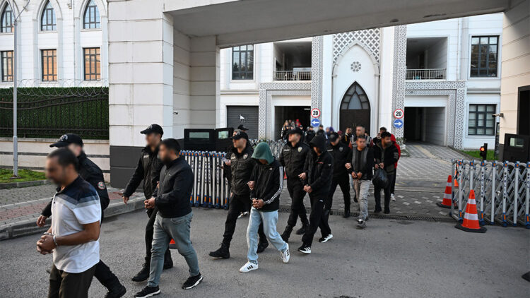 Kocaeli merkezli 11 ilde bungalov dolandırıcılığı operasyonu: 37 gözaltı