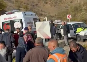Okul servisi uçuruma yuvarlandı; 14 yaralı