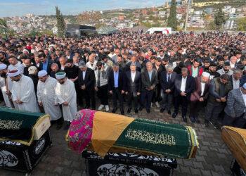 Kozmetik fabrikasındaki yangında ölen 6 kişi toprağa verildi