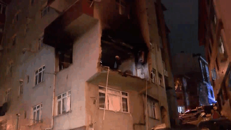 Kağıthane'de 6 katlı binada patlama: 1 yaralı 