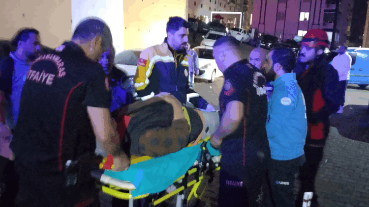 Kahramanmaraş'ta asansör 9 kat aşağı düştü: 5 yaralı