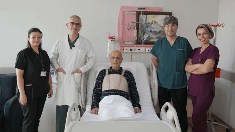 Kalbinde tümör ve 3 ana damar tıkanıklığı tespit edildi; ameliyatla sağlığına kavuştu