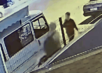 Kaldırımda yürüyen Ukraynalı kadını darbedip yaralayan şüpheli gözaltında
