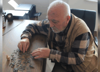 Karamanoğulları Beyliği’ni araştırırken 148 adet sikke buldu