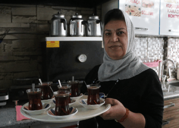 Kayseri'nin ilk kadın çaycısıydı; oda başkanlığı seçimlerinde adayı oldu