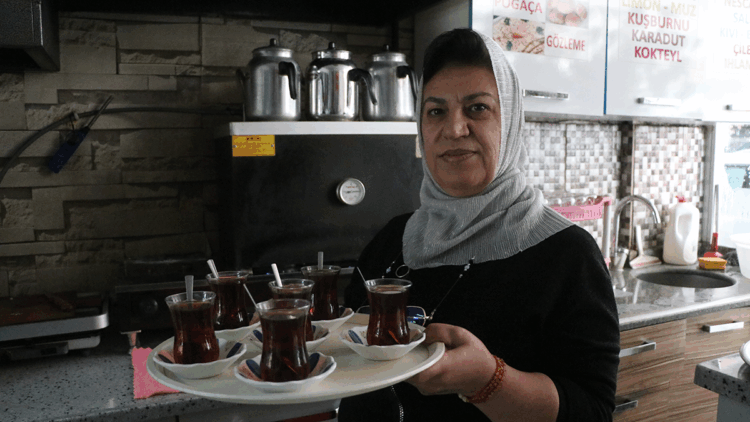 Kayseri'nin ilk kadın çaycısıydı; oda başkanlığı seçimlerinde adayı oldu