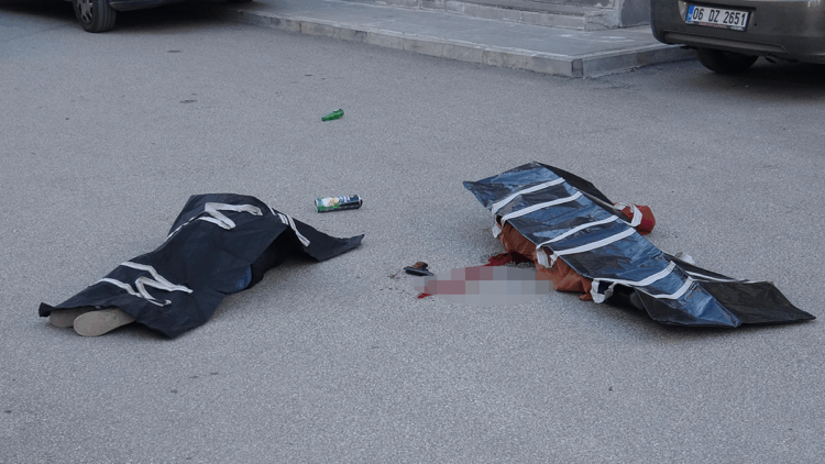 Kovaladığı kadını öldürüp intihar etti