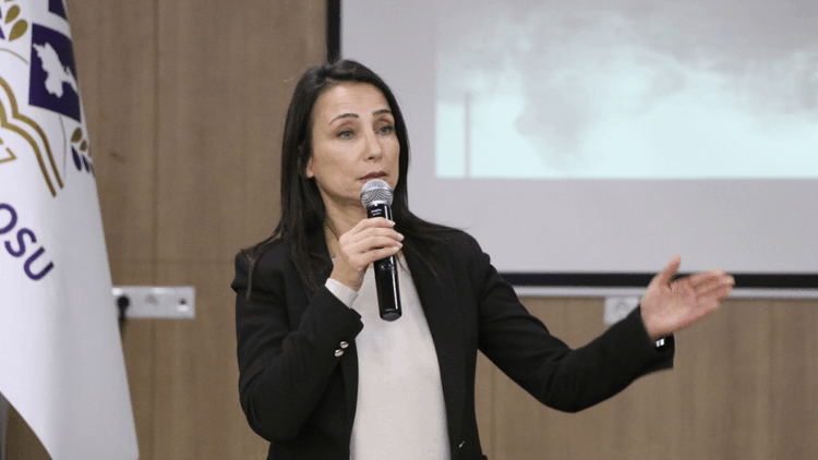 Kürt sorununu Türkiye çözerse bölgeye barışı taşır