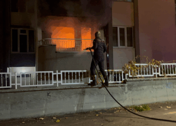 Kütahya'da 8 katlı apartmanda yangın: 1 ölü, 2 yaralı