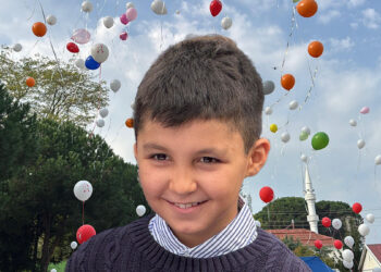 Lösemiyi yenen Mirza için yüzlece balon uçuruldu