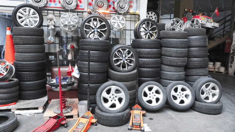 Lastikçilerde 'kış lastiği' yoğunluğu yaşanıyor