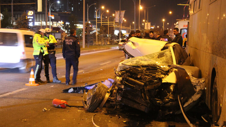 Malatya'da zincirleme kaza: 2 ölü, 3 yaralı