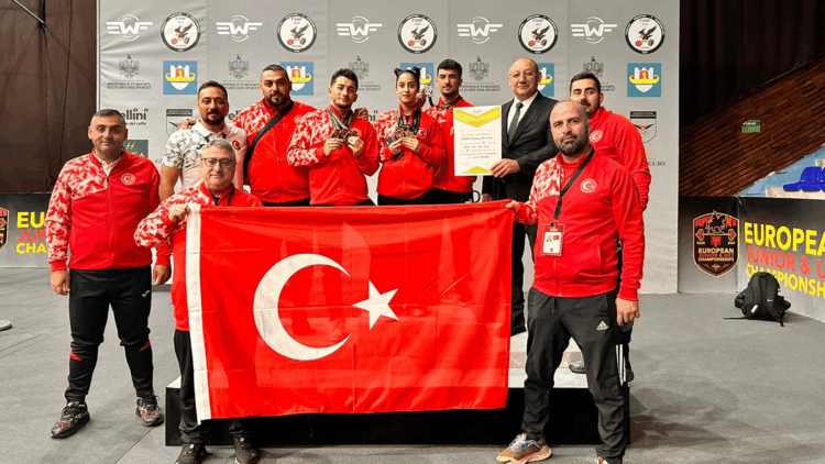 Milli Haltercilerimizden Arnavutluk’ta 49 madalyalı zafer