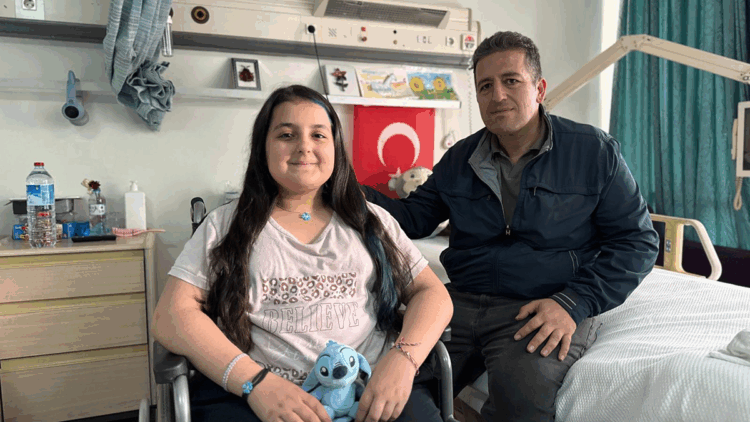 Milyonda bir görülen 'transvers miyelit' hastalığı nedeniyle yürüyemiyor