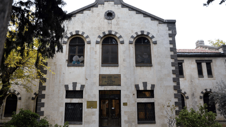 Misyonerlik için inşa edilen yapı, 'İslam Bilim Tarihi Müzesi' olarak hizmet veriyor