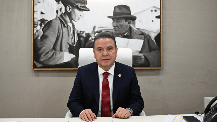 Muhittin Böcek hastanede