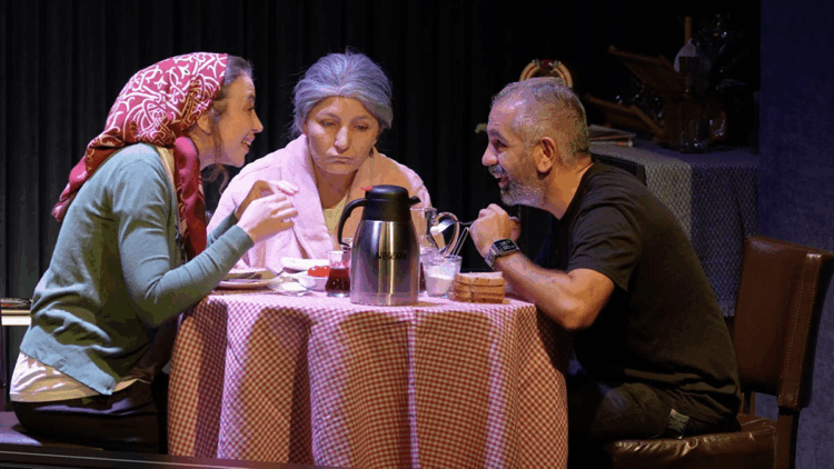 Nörolog, demans eğitimini tiyatro sahnesine taşıdı