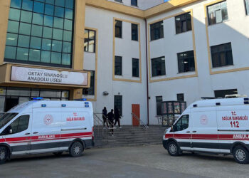 5 öğrenci zehirlenme şüphesiyle hastaneye kaldırıldı