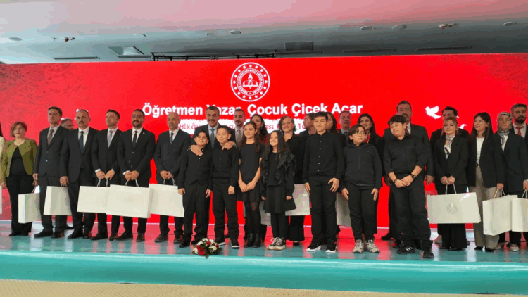 Öğretmenlerin yazdığı hikayeler 1 milyon adet basılacak