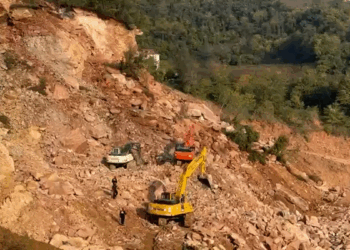 Ordu'da göçük altında kalan kamyon şoförü aranıyor