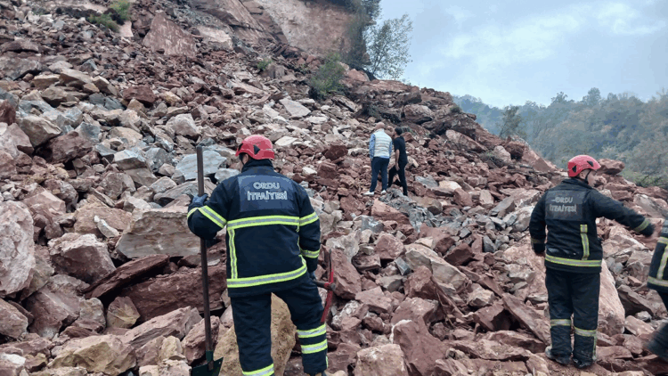 Ordu'da taş ocağı şantiyesinde göçük! Enkaz altında kalanlar var