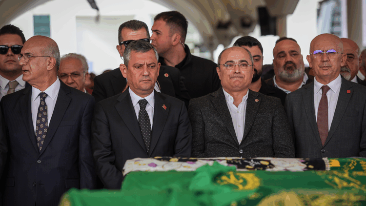 Özgür Özel Ankara'da cenazeye katıldı