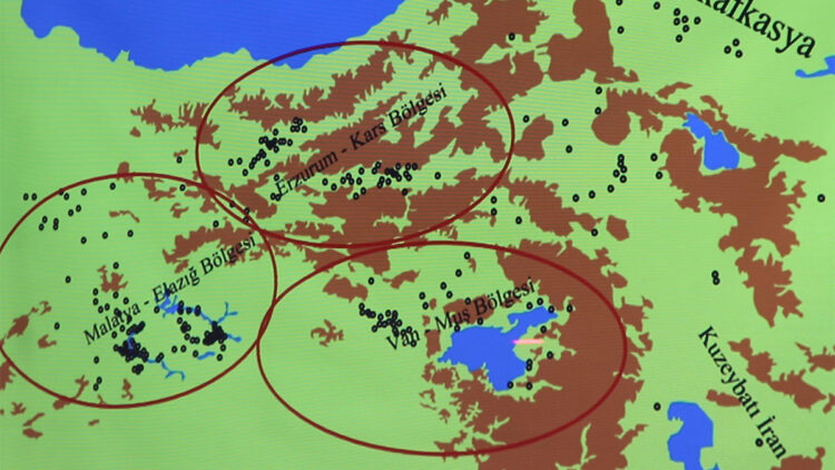 Karaz'lar mutlu yaşayan 'Şirinler' gibi