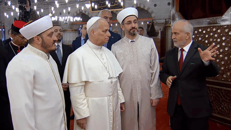 Papa 14’üncü Leo Sultanahmet Camii'ni ziyaret etti
