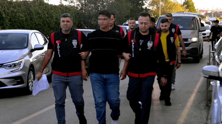 Parkta lise öğrencilerini dövüp bıçaklayan 6 şüpheli yakalandı; 1 tutuklama