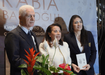 Rabia Babaoğlu’nun yeni kitabı ‘Katıksız’ okurlarla buluştu