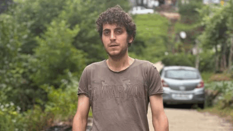 Rize'de yolun karşısına geçerken otomobilin çarptığı yaya öldü