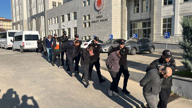 Sahte bungalov ilanlarıyla 1 milyon 482 bin liralık dolandırıcılığa 23 tutuklama