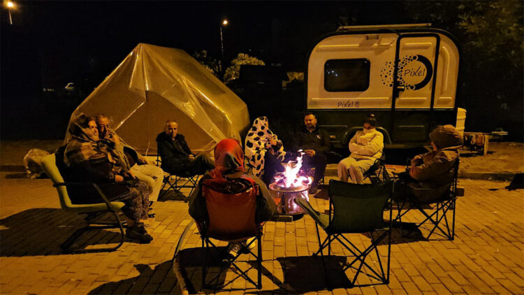 Sındırgı gece boyunca sallandı