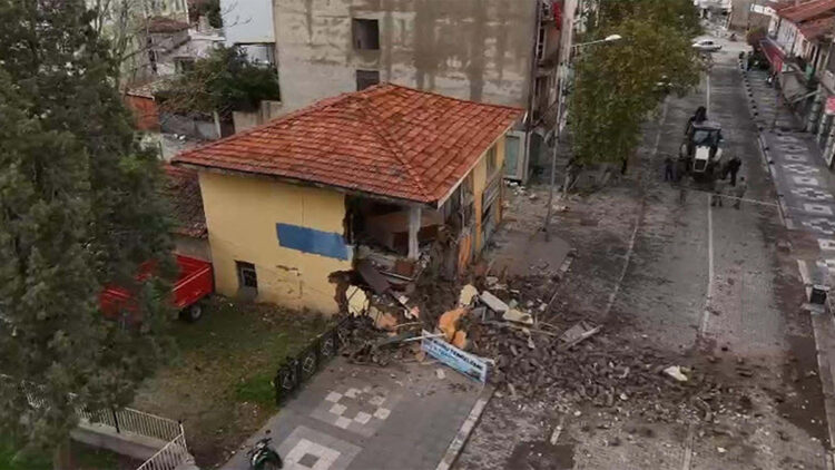 Balıkesir'de deprem; Bursa ve İstanbul'da da hissedildi