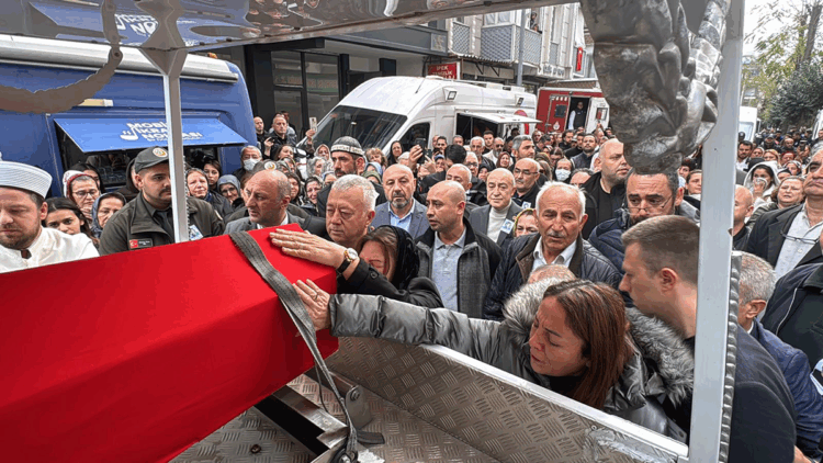 Şehit Pilot Hasan Bahar için evinin önünde helallik alındı