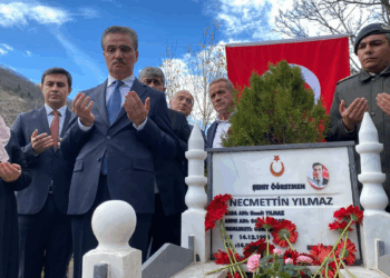 Şehit öğretmen Necmettin Yılmaz, mezarı başında anıldı