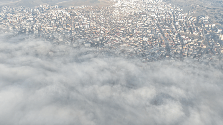 Sivas'ta yoğun sis etkili oldu