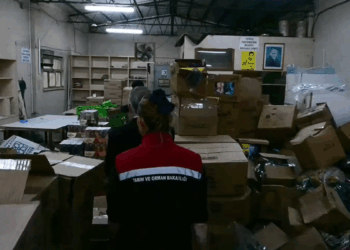 Son tüketim tarihi geçmiş 30 ton gıda ürünü ele geçirildi