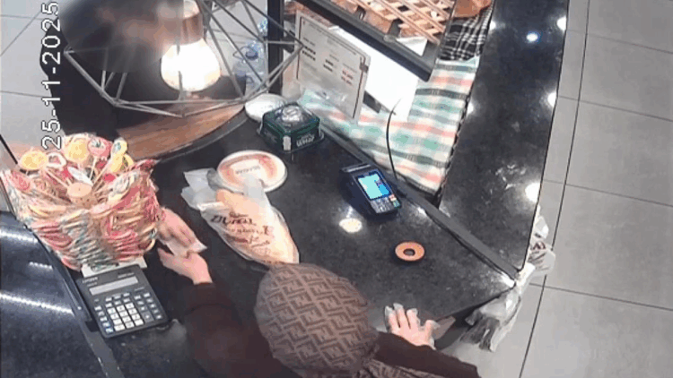 Sultangazi’de 3 iş yerinden tırnakçılık yöntemiyle para çalan şüpheli yakalandı