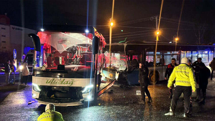 Tekirdağ'da yolcu otobüsü ile halk otobüsü çarpıştı; 9 yaralı