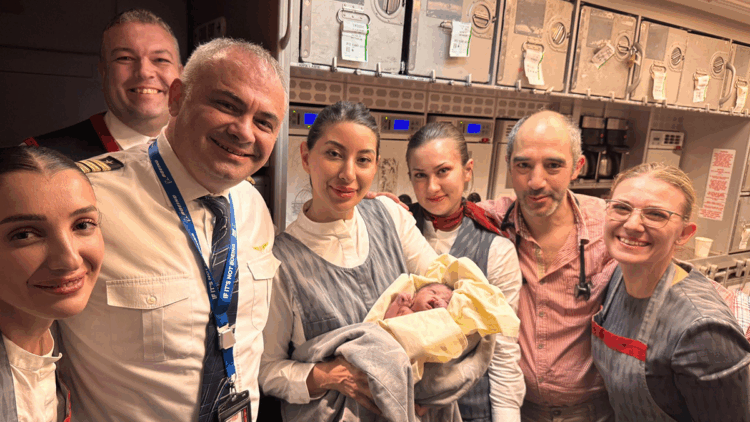 THY uçağında doğum heyecanı