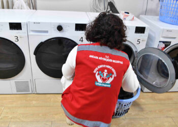 ABB'nin giysi yıkama merkezi öğrencileri bekliyor