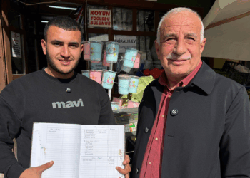 Tokat’ta hayırsever, bakkalın veresiye defterindeki 149 bin TL'lik borcu ödedi