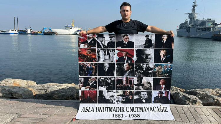 Ulu Önder Gazi Mustafa Kemal Atatürk'ü su altında andı