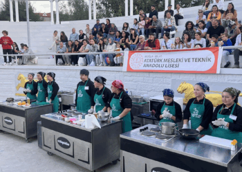 Uluslararası Milas Zeytin Hasat Şenliği renkli görüntülere sahne oldu