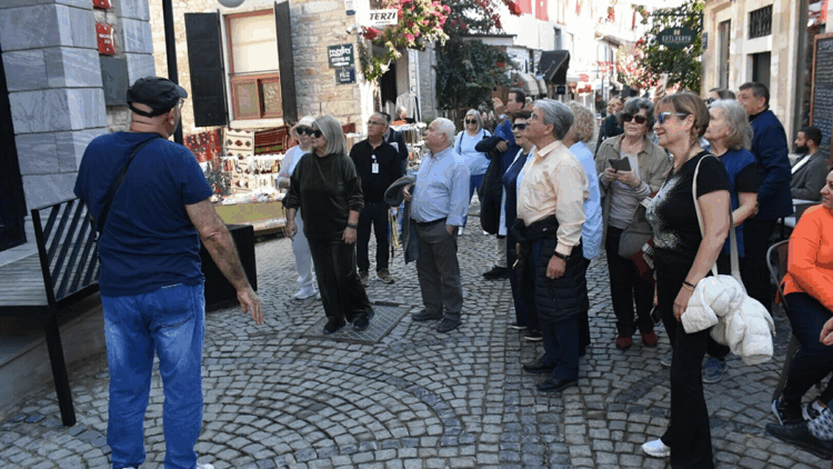 Urlalı Rumların torunları, 103 yıl sonra atalarının yaşadığı kentte buluştu