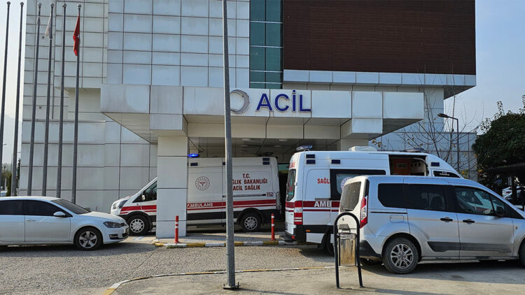 Villada bilinçleri kapalı halde bulunan Filistin uyruklu 2 kişi, hastanede öldü