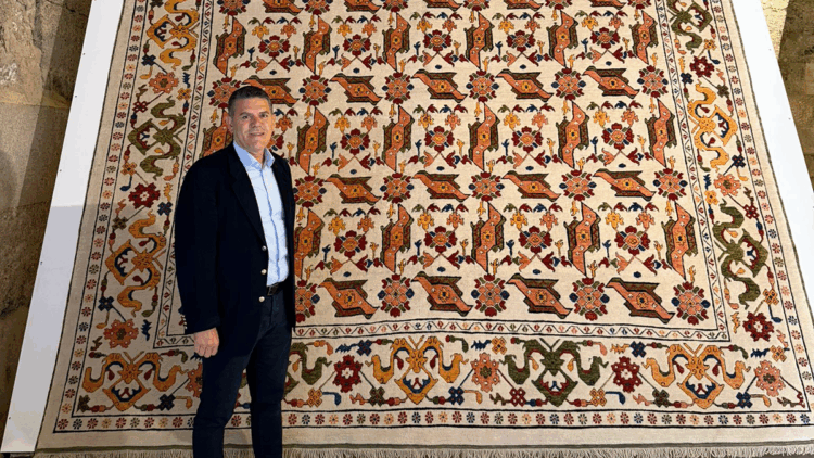 Yeniden dokunan Selçuklu halıları, Sultanhanı Kervansarayı'nda sergileniyor